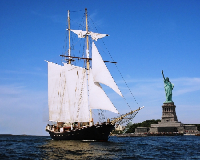 Clipper City and Statue